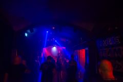 100